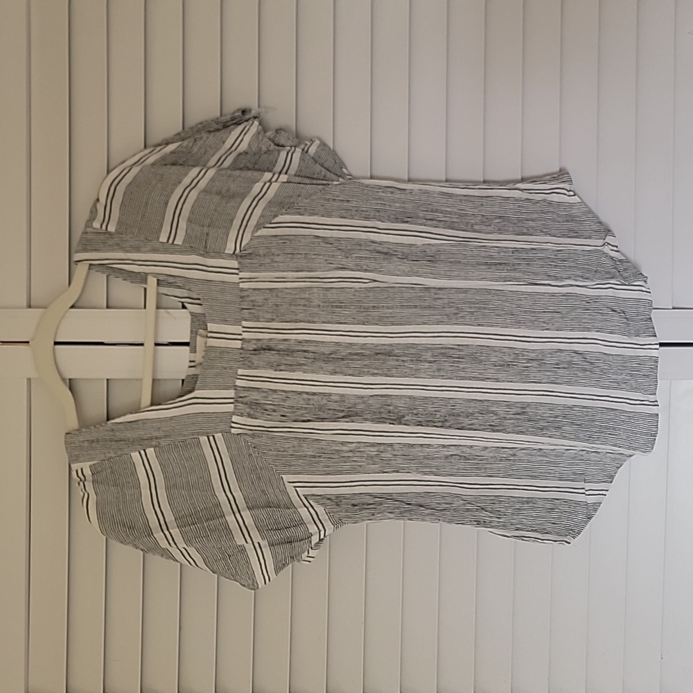 Striped flowy shirt